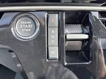 Photo 37 Peugeot 5008  Hybrid 145 ch e-DCS6