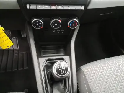 Photo 33 Renault Clio  Blue dCi 100