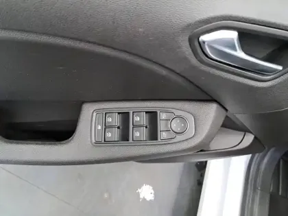 Photo 26 Renault Clio  Blue dCi 100