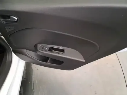 Photo 21 Renault Clio  Blue dCi 100