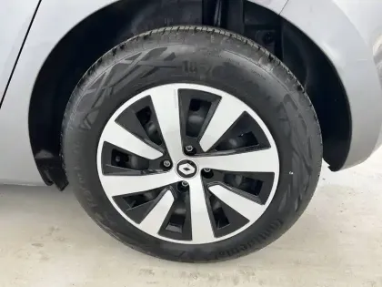 Photo 28 Renault Clio Gén. V (BJA) Ph1 NG Equilibre 5