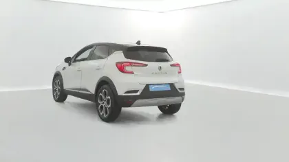 Photo 32 Renault Captur  mild hybrid 140