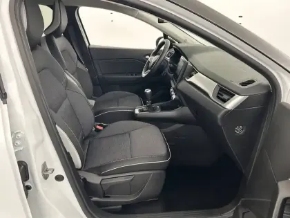 Photo 43 Renault Captur  mild hybrid 140