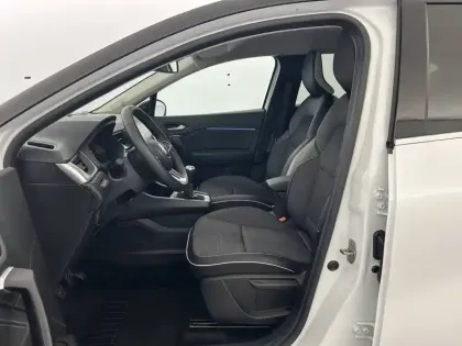 Photo 38 Renault Captur  mild hybrid 140