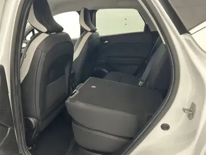 Photo 59 Renault Captur  mild hybrid 140