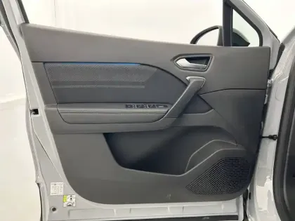 Photo 83 Renault Symbioz  E-Tech full hybrid 145