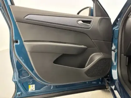 Photo 8 Renault Arkana  mild hybrid 140 EDC FAP - 22