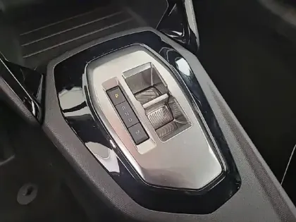 Photo 49 Peugeot 208  Hybrid 100 e-DCS6