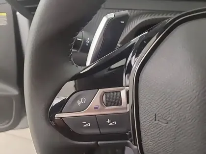 Photo 22 Peugeot 208  Hybrid 100 e-DCS6