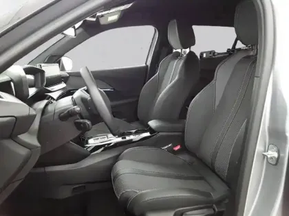 Photo 10 Peugeot 2008  Electrique 54 kWh 156 ch