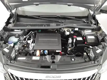Photo 49 Peugeot 2008  Electrique 54 kWh 156 ch