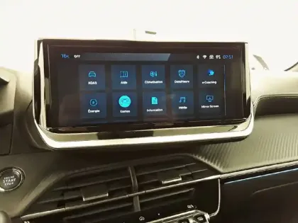 Photo 17 Peugeot 2008  Electrique 54 kWh 156 ch