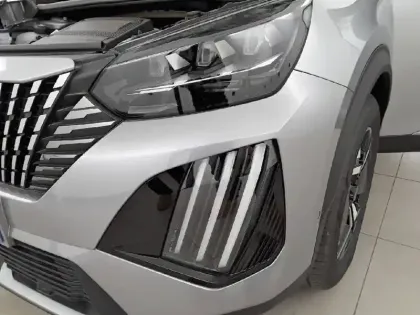 Photo 15 Peugeot 2008  Electrique 54 kWh 156 ch