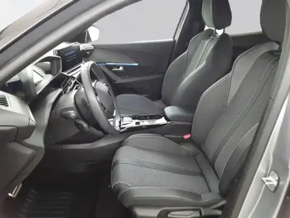 Photo 82 Peugeot 2008  Electrique 54 kWh 156 ch