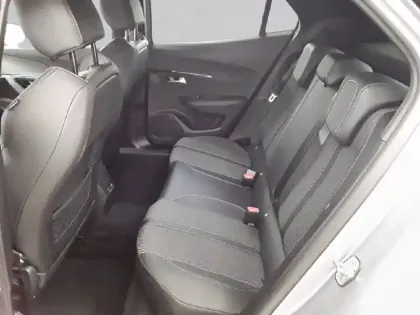 Photo 39 Peugeot 2008  Electrique 54 kWh 156 ch