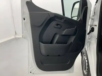 Photo 51 Renault Master  FGN TRAC F3500 L2H2 BLUE DCI 135