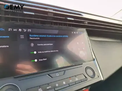 Photo 13 Peugeot 308  BlueHDi 130ch S&S EAT8