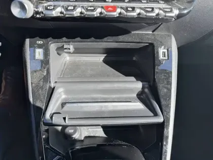 Photo 25 Peugeot 208  Electrique 50 kWh 136ch