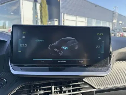 Photo 32 Peugeot 208  Electrique 50 kWh 136ch