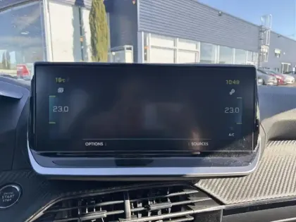 Photo 27 Peugeot 208  Electrique 50 kWh 136ch