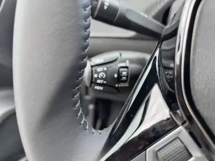 Photo 18 Peugeot 2008  Hybrid 145 e-DCS6