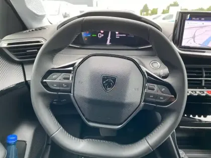 Photo 8 Peugeot 208  Electrique 54 kWh 156ch