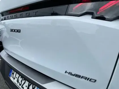 Photo 37 Peugeot 3008  Hybrid 145 e-DCS6