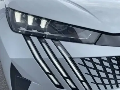 Photo 15 Peugeot 3008  Hybrid 145 e-DCS6