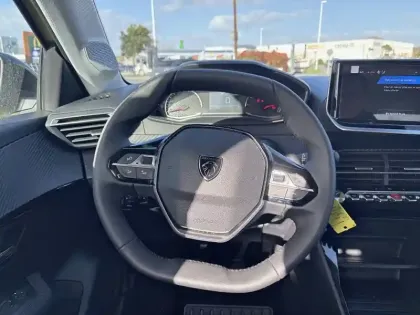 Photo 8 Peugeot 208  100 S&S BVM6