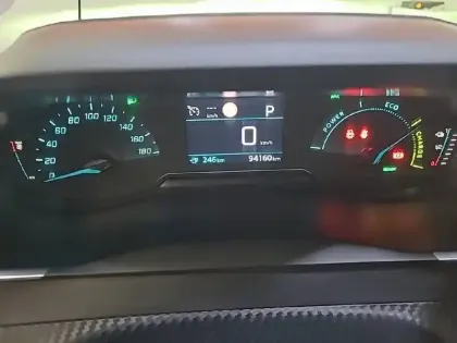 Photo 43 Peugeot 2008  Electrique 136 ch