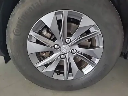 Photo 80 Peugeot 2008  Electrique 136 ch