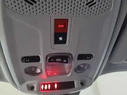 Photo 93 Peugeot 2008  Electrique 136 ch