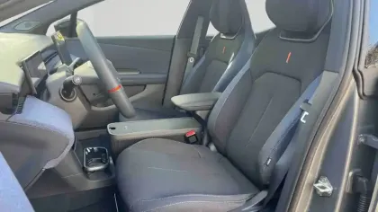 Photo 56 Lynk&co 02  66 kWh 272 ch