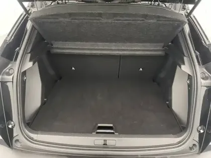 Photo 12 Peugeot 2008  Hybrid 136 e-DCS6