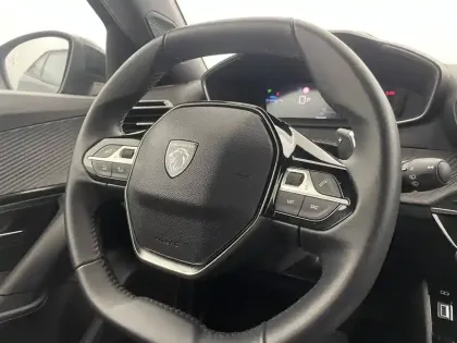 Photo 28 Peugeot 2008  Hybrid 136 e-DCS6