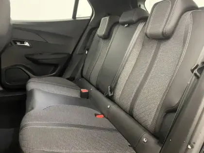 Photo 14 Peugeot 2008  Hybrid 136 e-DCS6