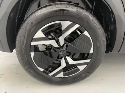 Photo 18 Peugeot 2008  Hybrid 136 e-DCS6