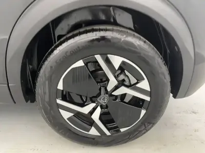 Photo 15 Peugeot 2008  Hybrid 136 e-DCS6