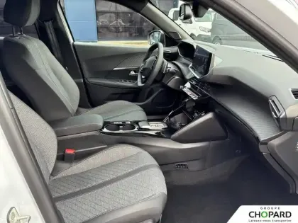 Photo 12 Peugeot 2008  Hybrid 145 e-DCS6