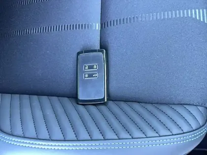 Photo 21 Renault Clio  E-Tech full hybrid 160 ch