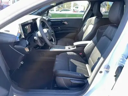 Photo 8 Renault Clio  E-Tech full hybrid 160 ch