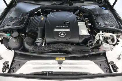 Photo 7 Mercedes Classe C  300 e 9G-Tronic