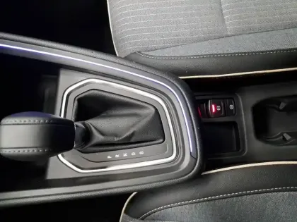 Photo 28 Renault Clio  E-Tech full hybrid 145 GSR2