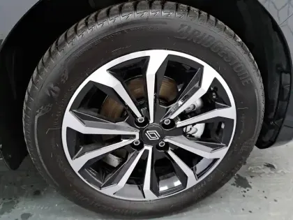 Photo 24 Renault Clio  E-Tech full hybrid 145 GSR2