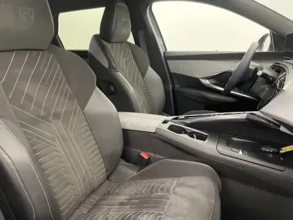 Photo 26 Peugeot 5008  Hybrid 136 e-DCS6