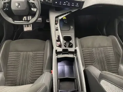 Photo 24 Peugeot 5008  Hybrid 136 e-DCS6