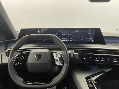 Photo 21 Peugeot 5008  Hybrid 136 e-DCS6