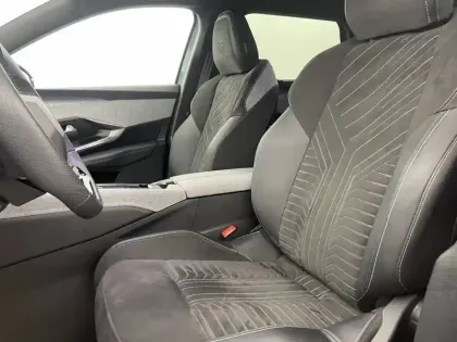 Photo 13 Peugeot 5008  Hybrid 136 e-DCS6