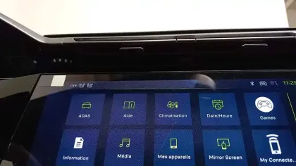 Photo 33 Peugeot 308  SW Hybrid 145 e-DCS6