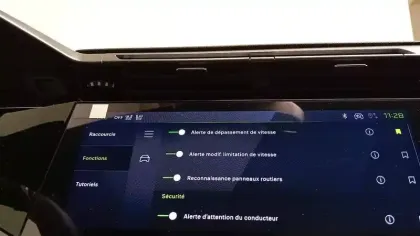 Photo 10 Peugeot 308  SW Hybrid 145 e-DCS6